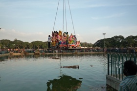 Schiffe - ähmm Ganeshas versenken im Ulsoor Lake* Schiffe - ähmm Ganeshas versenken im Ulsoor Lake*