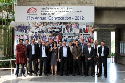 Gruppenfoto im Indian Institute of Management Bangalore* Gruppenfoto im Indian Institute of Management Bangalore*