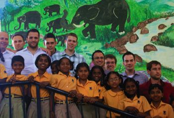 Kleines Gruppenbild mit den Kindern des Christel House Kleines Gruppenbild mit den Kindern des Christel House