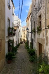 Unterwegs in den engen, schattigen und grünen Gassen von Tossa de Mar - III.