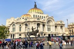 Palacio de Bellas Artes neben dem Volkspark Alameda Central.