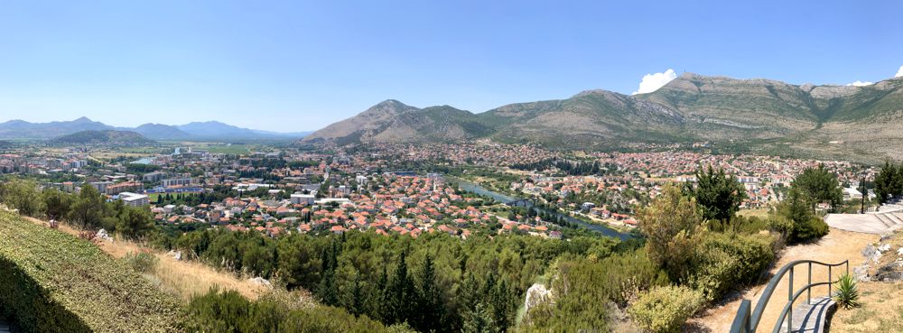 Blick vom Berg Crkvina über Trebinje. Blick vom Berg Crkvina über Trebinje.