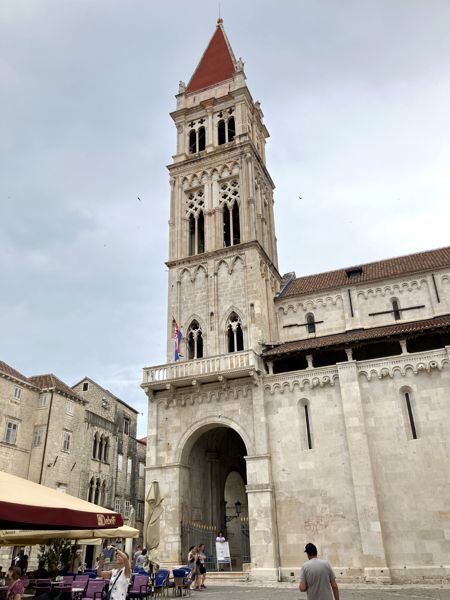 Die Kathedrale des Heiligen Laurentius in Trogir. Die Kathedrale des Heiligen Laurentius in Trogir.