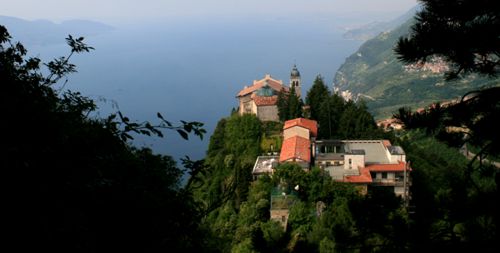 Die Wallfahrtskirche vom Monte Cas aus gesehen.
