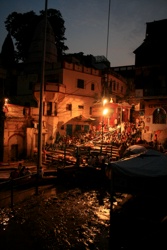 An den Stufen des Dashashwamedh Ghat