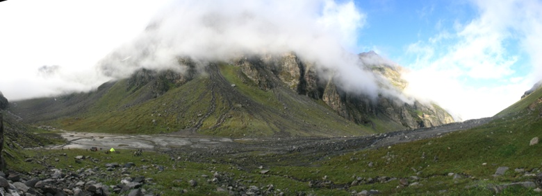 Zelt-In-Grandioser-Landschaft-Suchbild