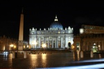 Petersdom bei Nacht