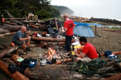 Lagerfeuer am Abend nach all dem Regen