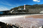 Salzwasser-verdunstungsbecken am Leuchtturm.