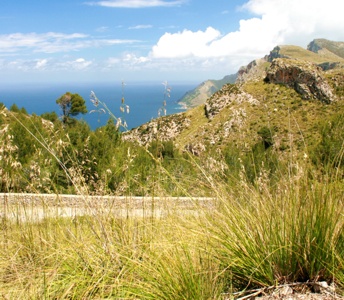 Die Umgebung der Ermita de Betlem mit Blick Richtung Norden zur unverbauten Küste.