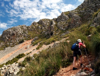 Aufstieg auf den Puig Tomir übers Geröllfeld.