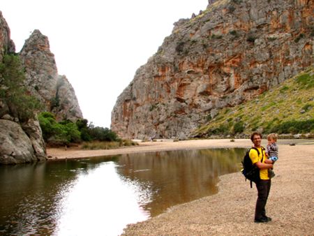 Ein kurzer Spaziergang in Sa Calobra.*"