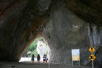 Cathedral Cove - Eines von vielen Löchern im Felsen