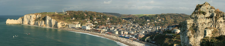 Blick über die Bucht von Étretat