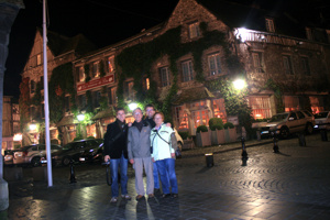 Gruppenbild im abendlichen Honfleur*