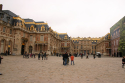 Pompöser Eingang zu Versailles