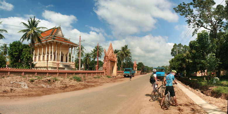 Wichtige kulturelle Zentren bilden die allgegenwärtigen Tempel.