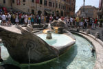 Brunnen vor Spanischer Treppe Brunnen vor Spanischer Treppe