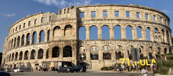 Das Amphitheater von Pula im Süden von Istrien.