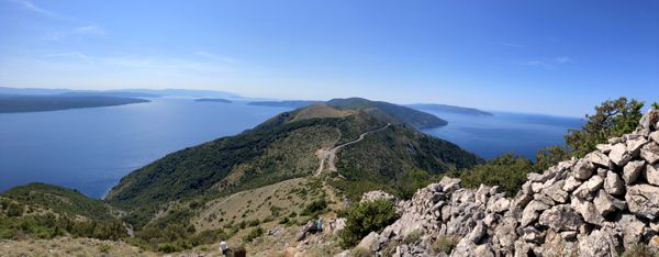 Blick vom Sis (639 m) auf Cres über die Inselwelt der Kvarner-Bucht.