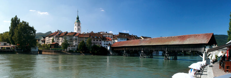 Die historische Holzbrücke in Olten über Aare