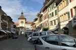 Hauptstraße durch die Altstadt in Murten.
