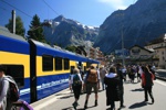 Mit der Berner Oberlandbahn nach Grindelwald.